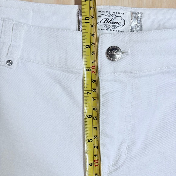White House Black Market Blanc Rhinestone Bootcut Jeans White Size 6 - Picture 13 of 14